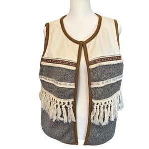 THML Bohemian Vest with fringe in Cream‎ & Gray 20” p to pShoulder to hem 23”